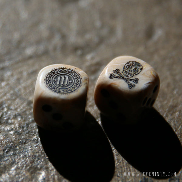 Muertos Marbled Ivory Gold & Black Dice